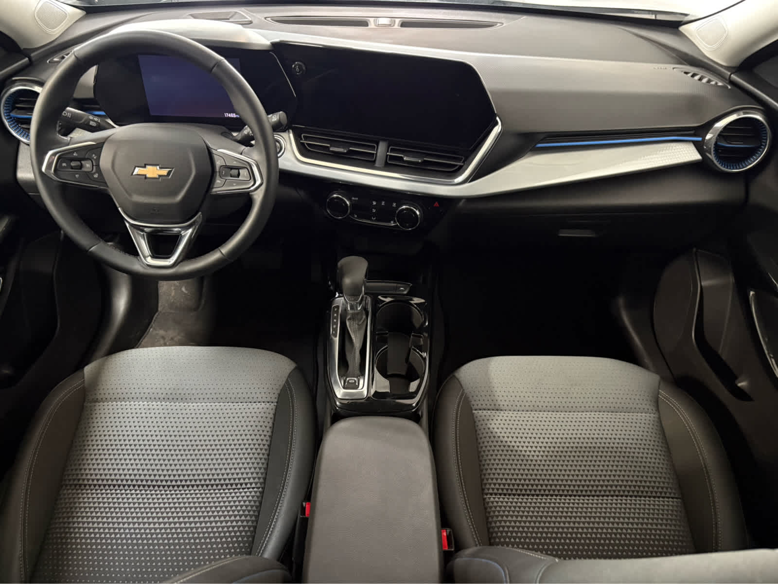 Thumbnail: 2025 Chevrolet Trax - 16