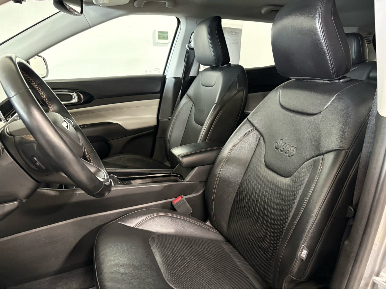 Thumbnail: 2022 Jeep Compass - 13
