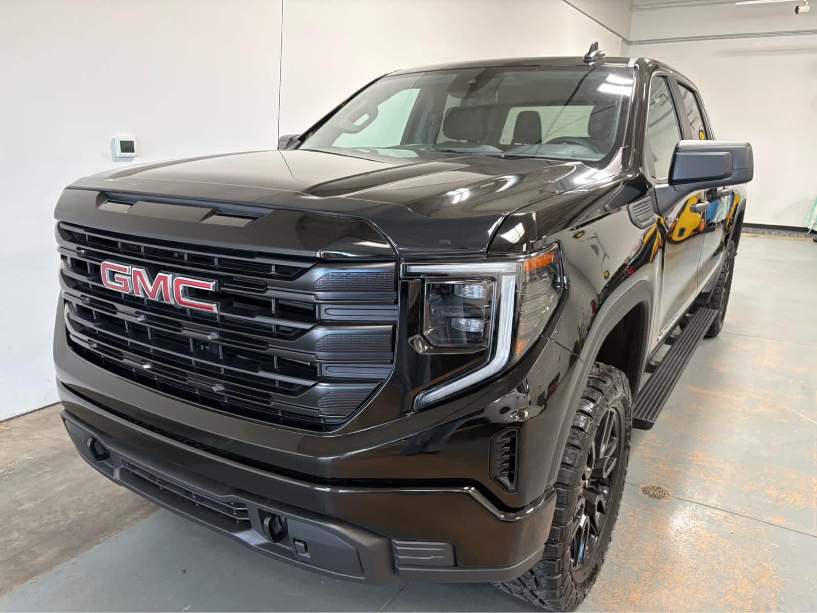 Thumbnail: 2024 GMC Sierra 1500 - 1