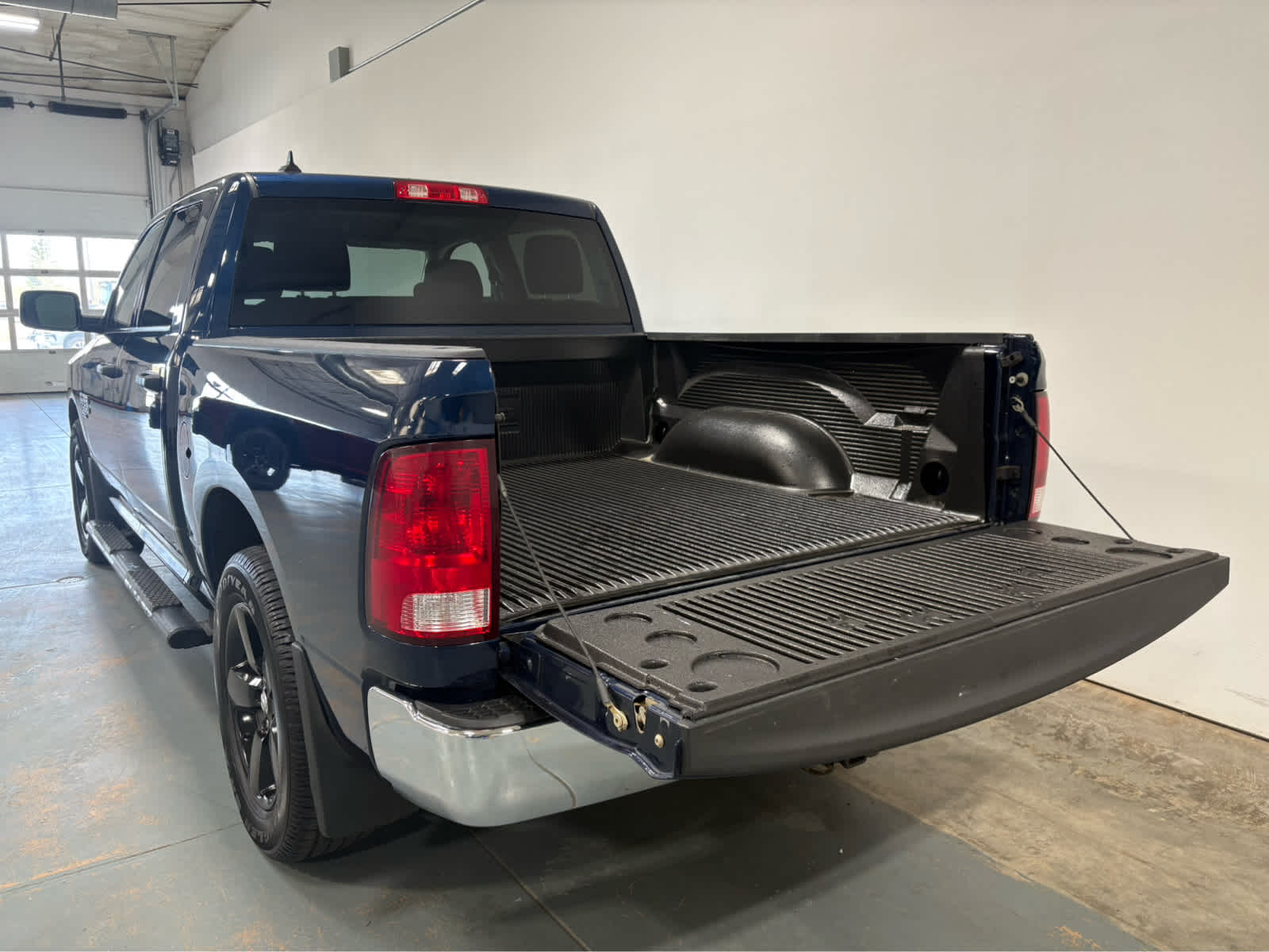 Thumbnail: 2023 RAM 1500 Classic - 4