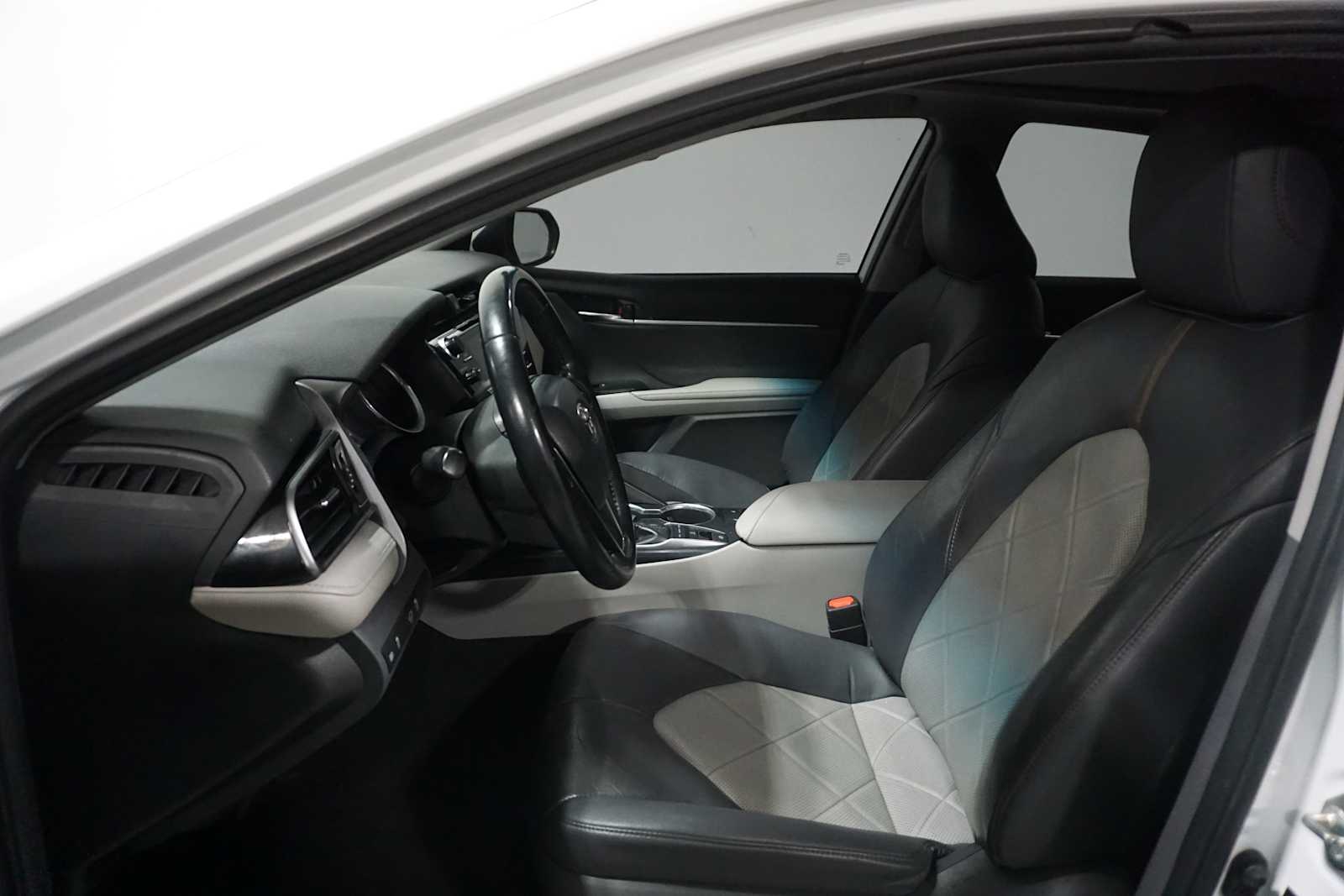 Thumbnail: 2019 Toyota Camry - 12