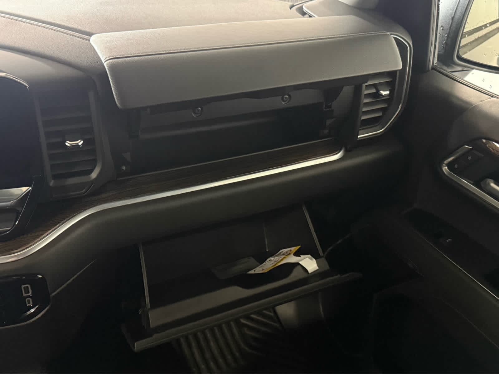 Thumbnail: 2025 Chevrolet Silverado 1500 - 21