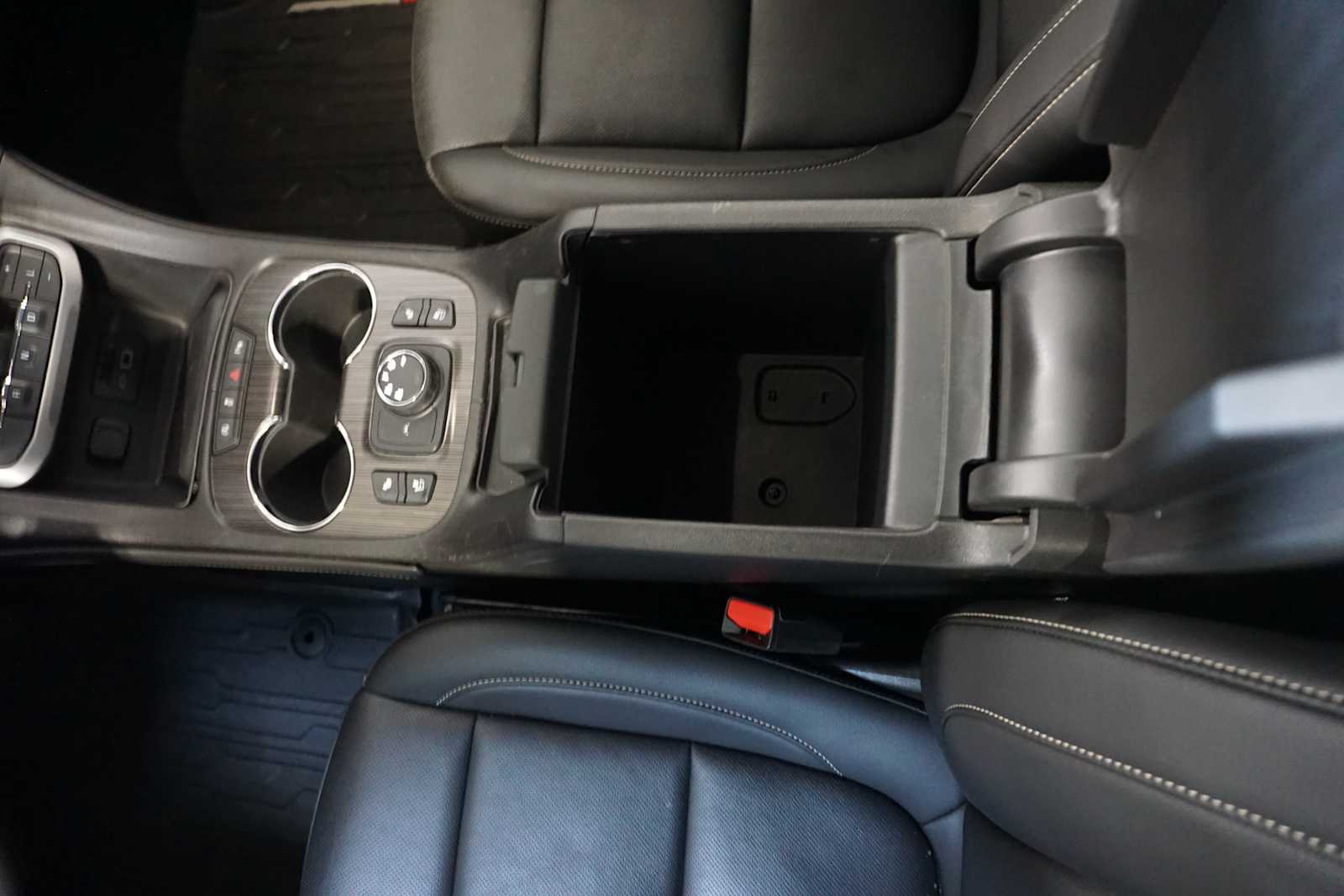 Thumbnail: 2023 GMC Acadia - 21