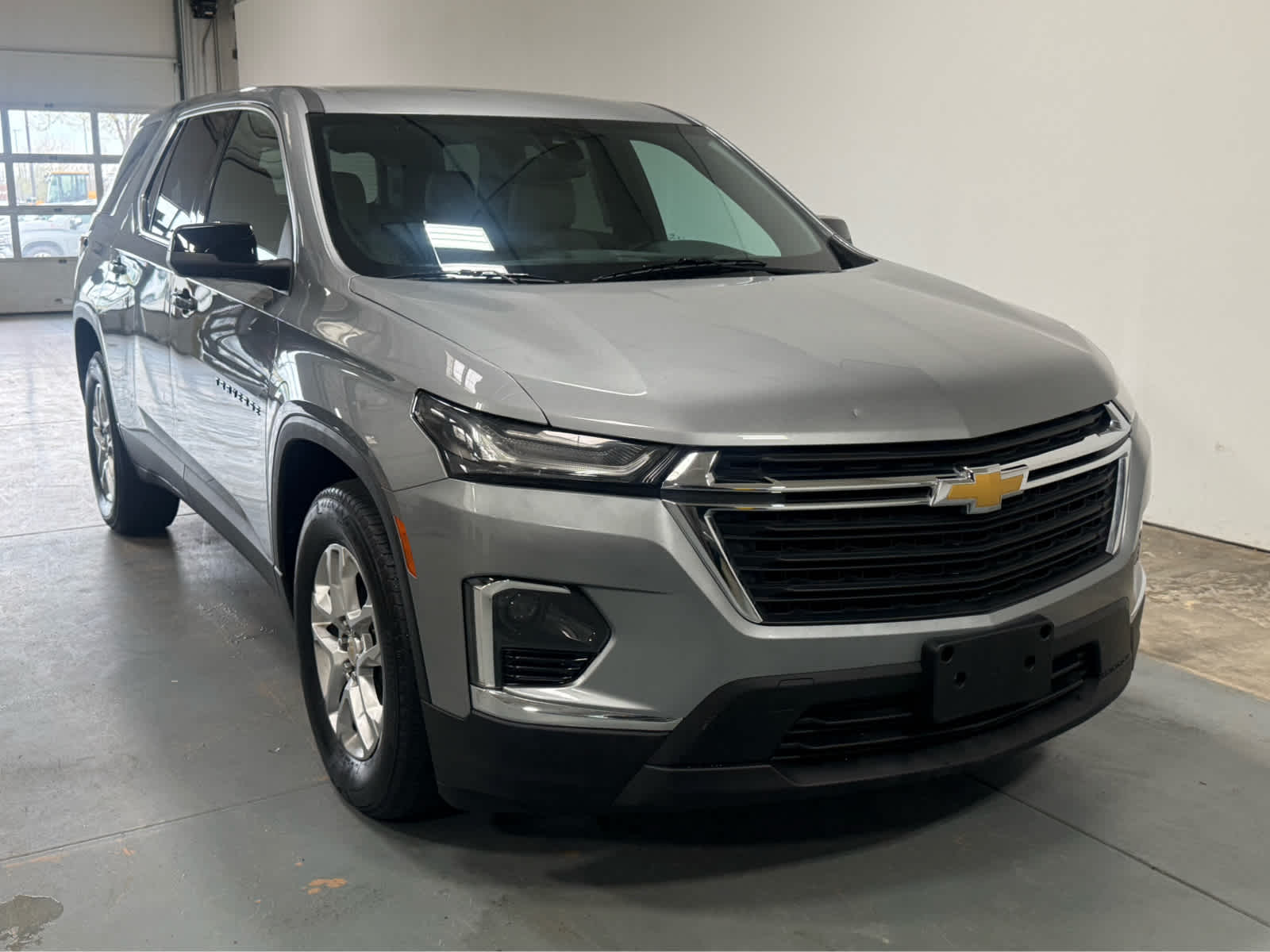 Thumbnail: 2023 Chevrolet Traverse - 5