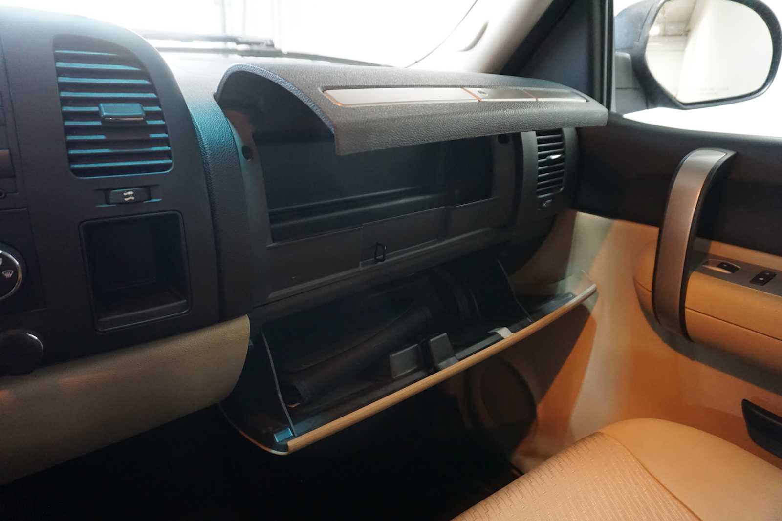 Thumbnail: 2009 Chevrolet Silverado 1500 - 20