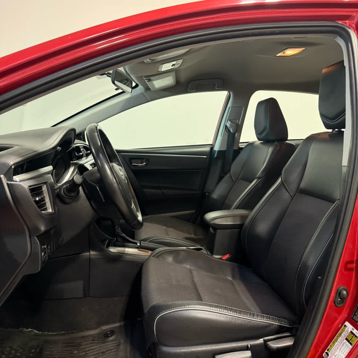 Thumbnail: 2015 Toyota Corolla - 14