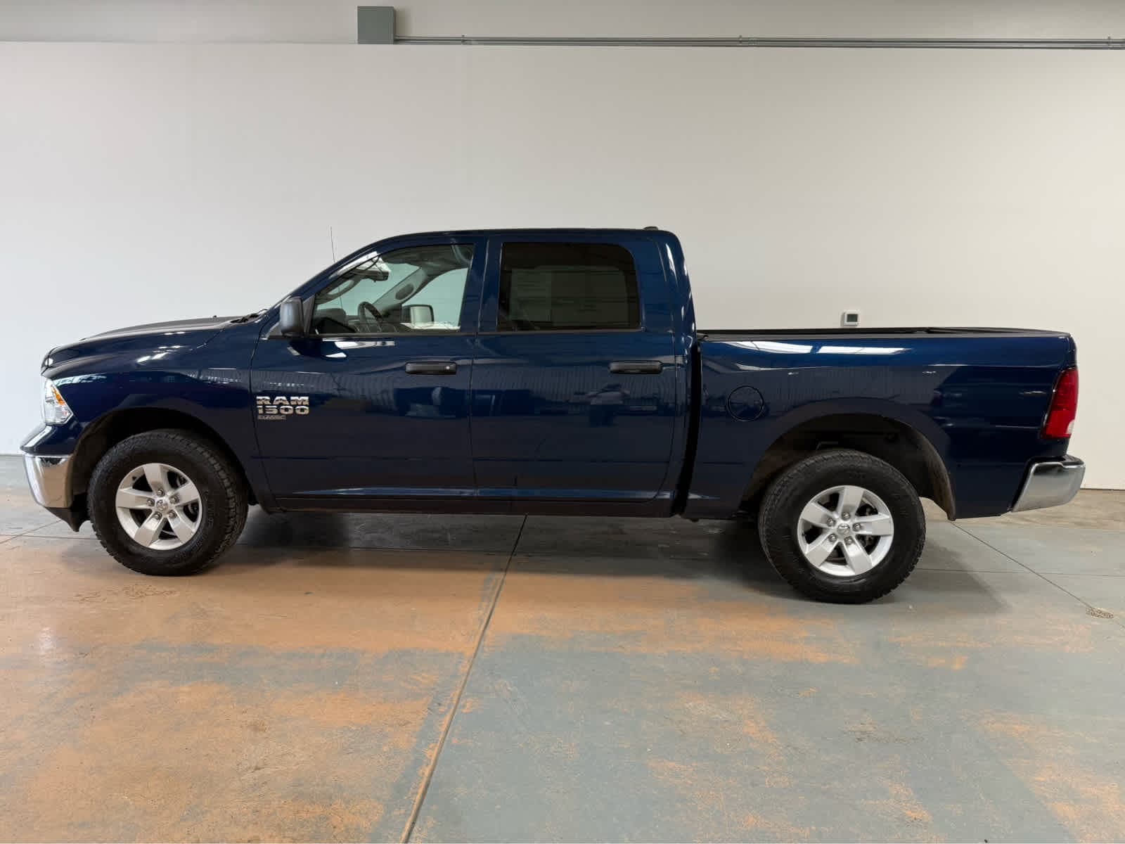 Thumbnail: 2022 RAM 1500 Classic - 2