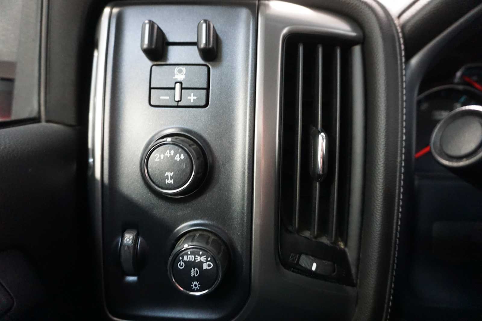 Thumbnail: 2019 Chevrolet Silverado 2500 - 30