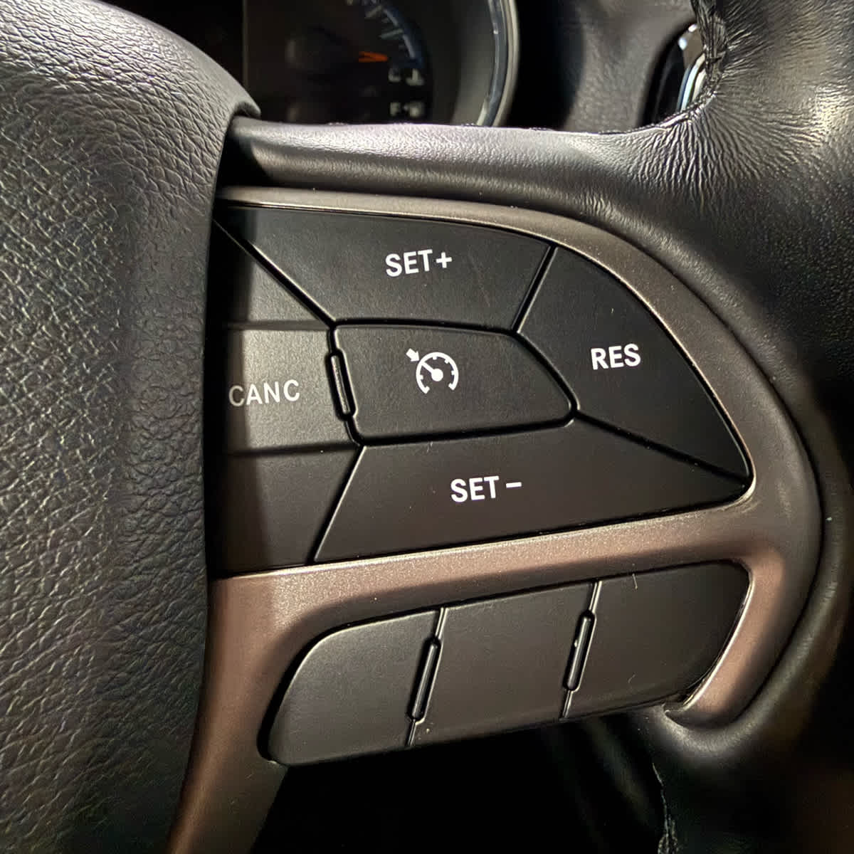 Thumbnail: 2020 Jeep Grand Cherokee - 24