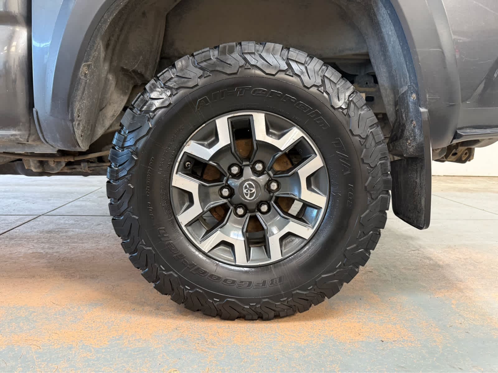 Thumbnail: 2017 Toyota Tacoma - 9