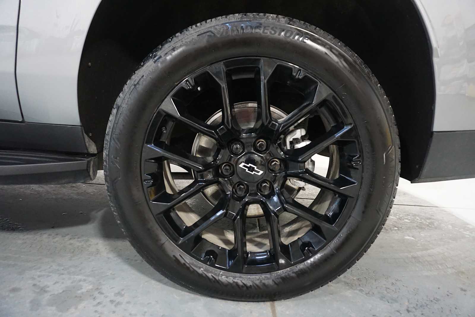 Thumbnail: 2025 Chevrolet Suburban - 6