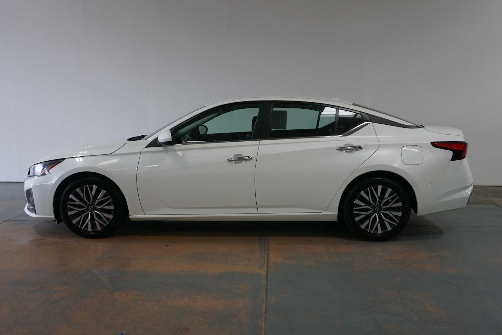 Thumbnail: 2023 Nissan Altima - 2