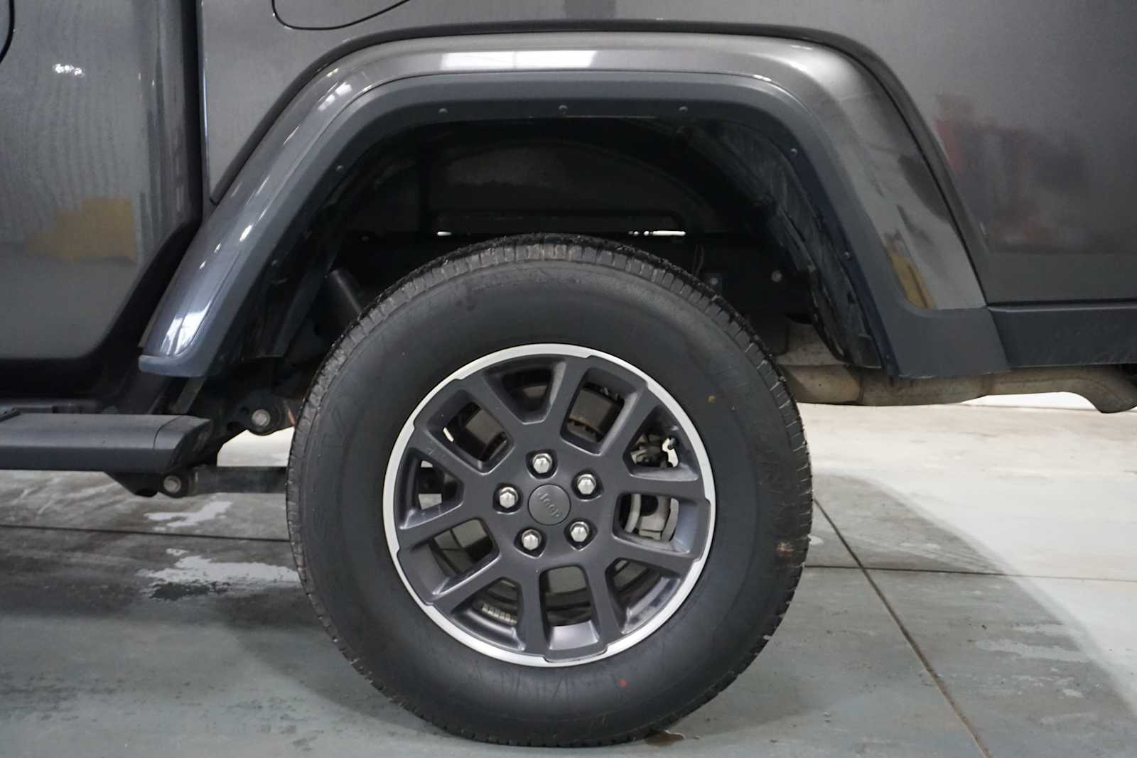 Thumbnail: 2023 Jeep Gladiator - 11