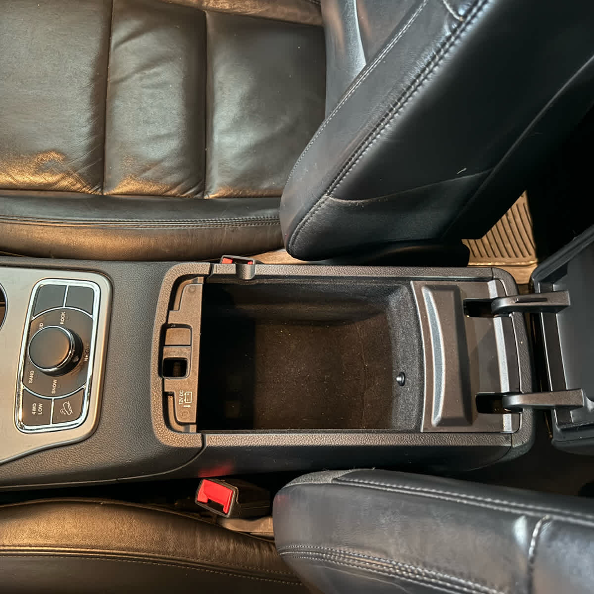 Thumbnail: 2020 Jeep Grand Cherokee - 20