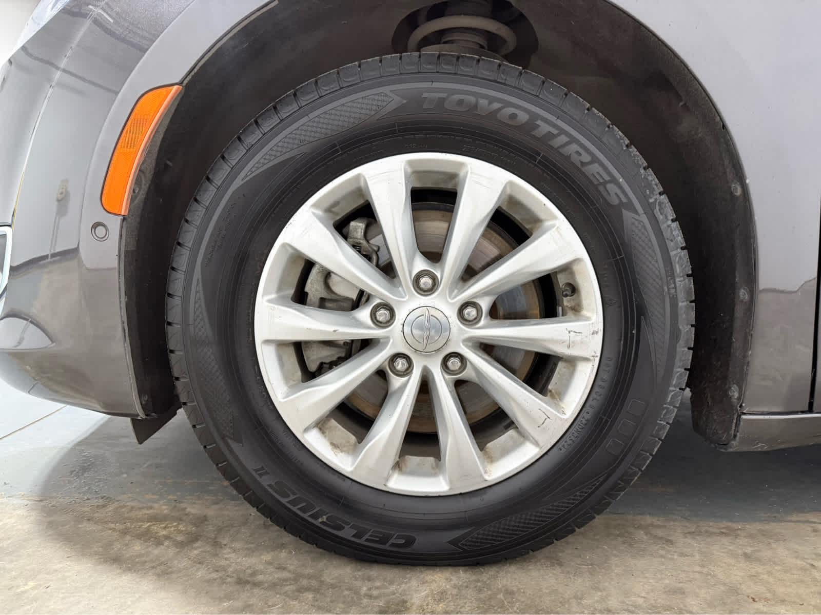 Thumbnail: 2019 Chrysler Pacifica - 8