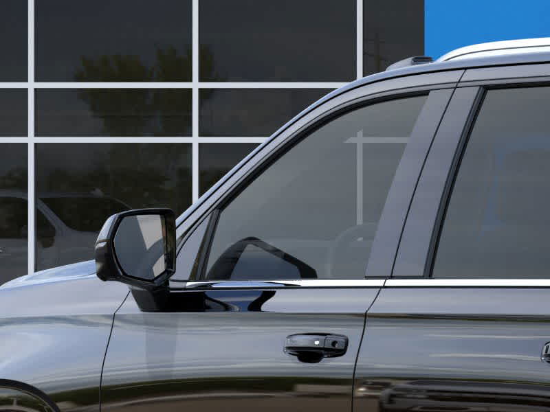 2025 Chevrolet Suburban LT 12