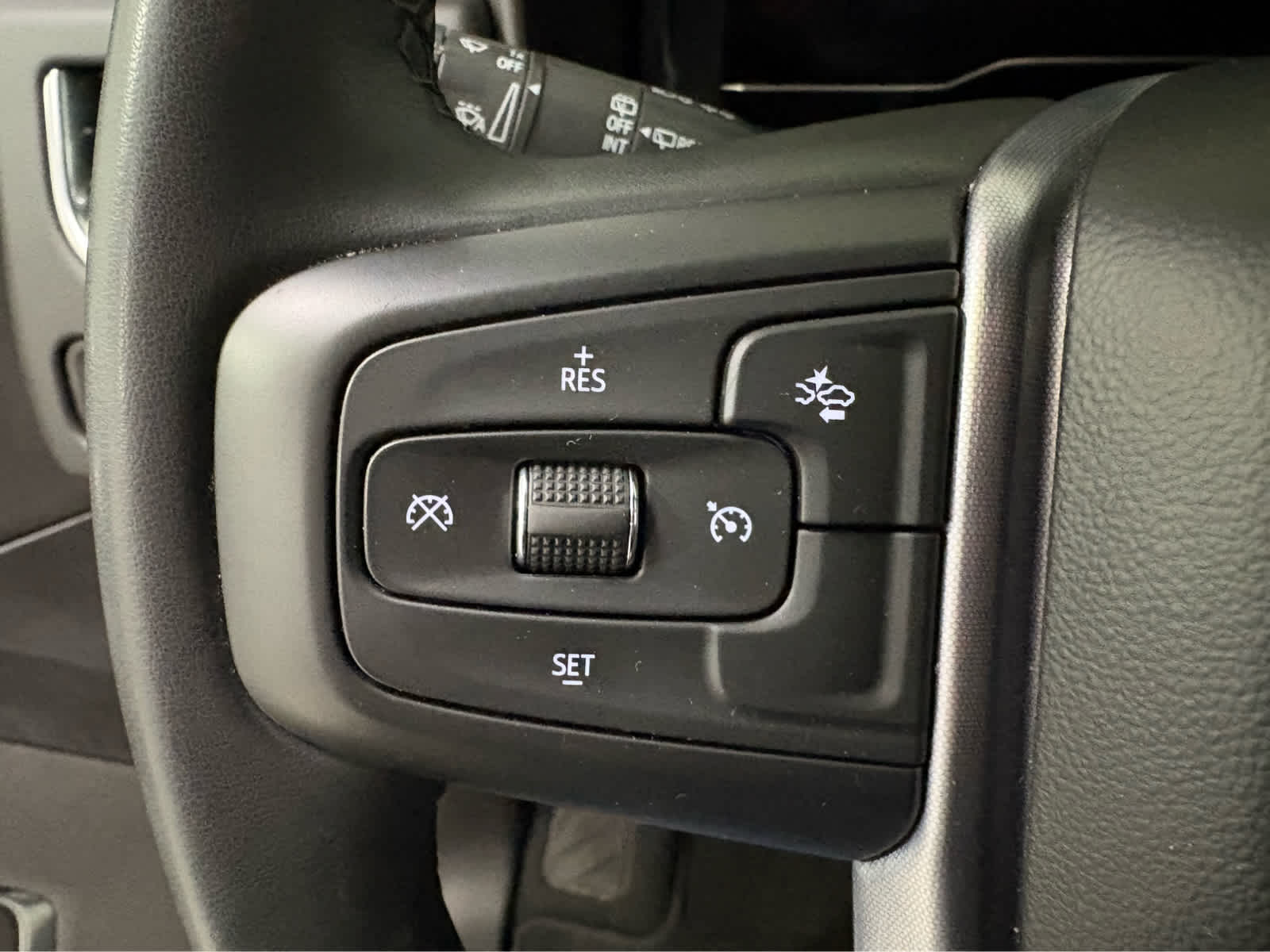 Thumbnail: 2024 GMC Yukon XL - 21