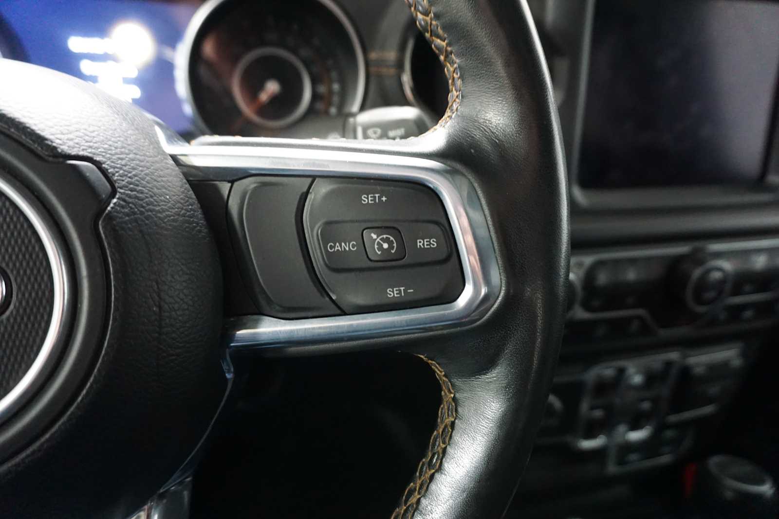 Thumbnail: 2023 Jeep Gladiator - 24