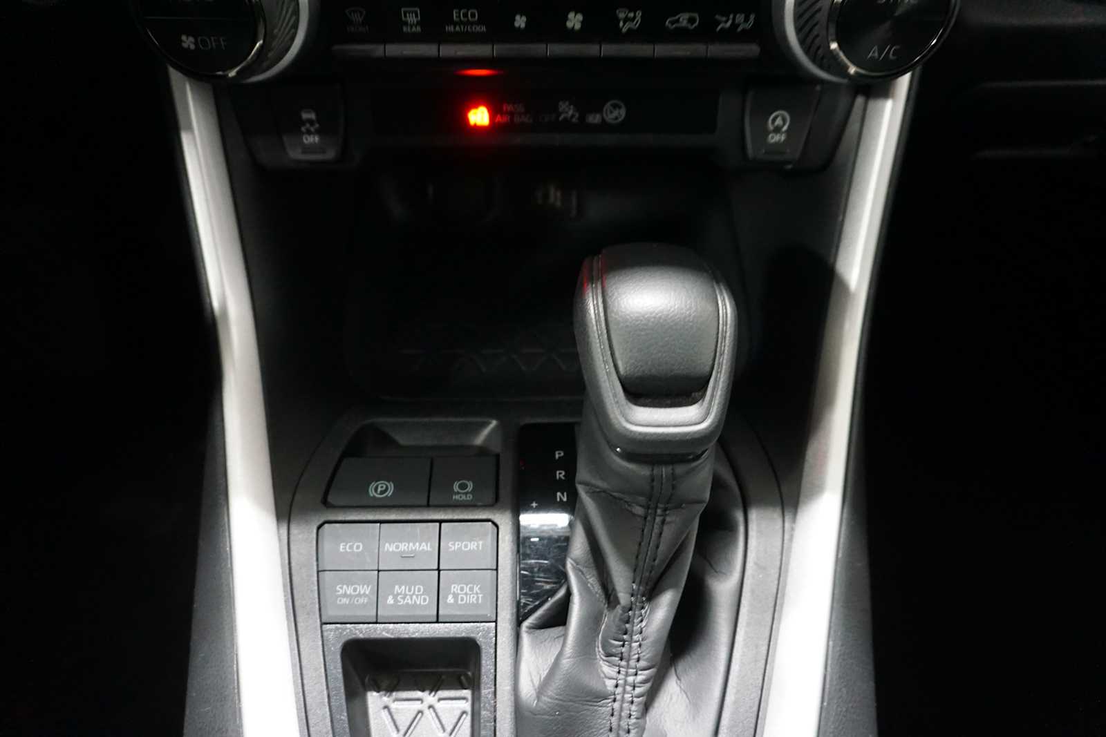 Thumbnail: 2024 Toyota RAV4 - 18