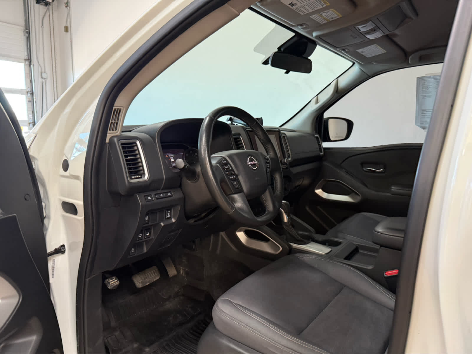 Thumbnail: 2023 Nissan Frontier - 14