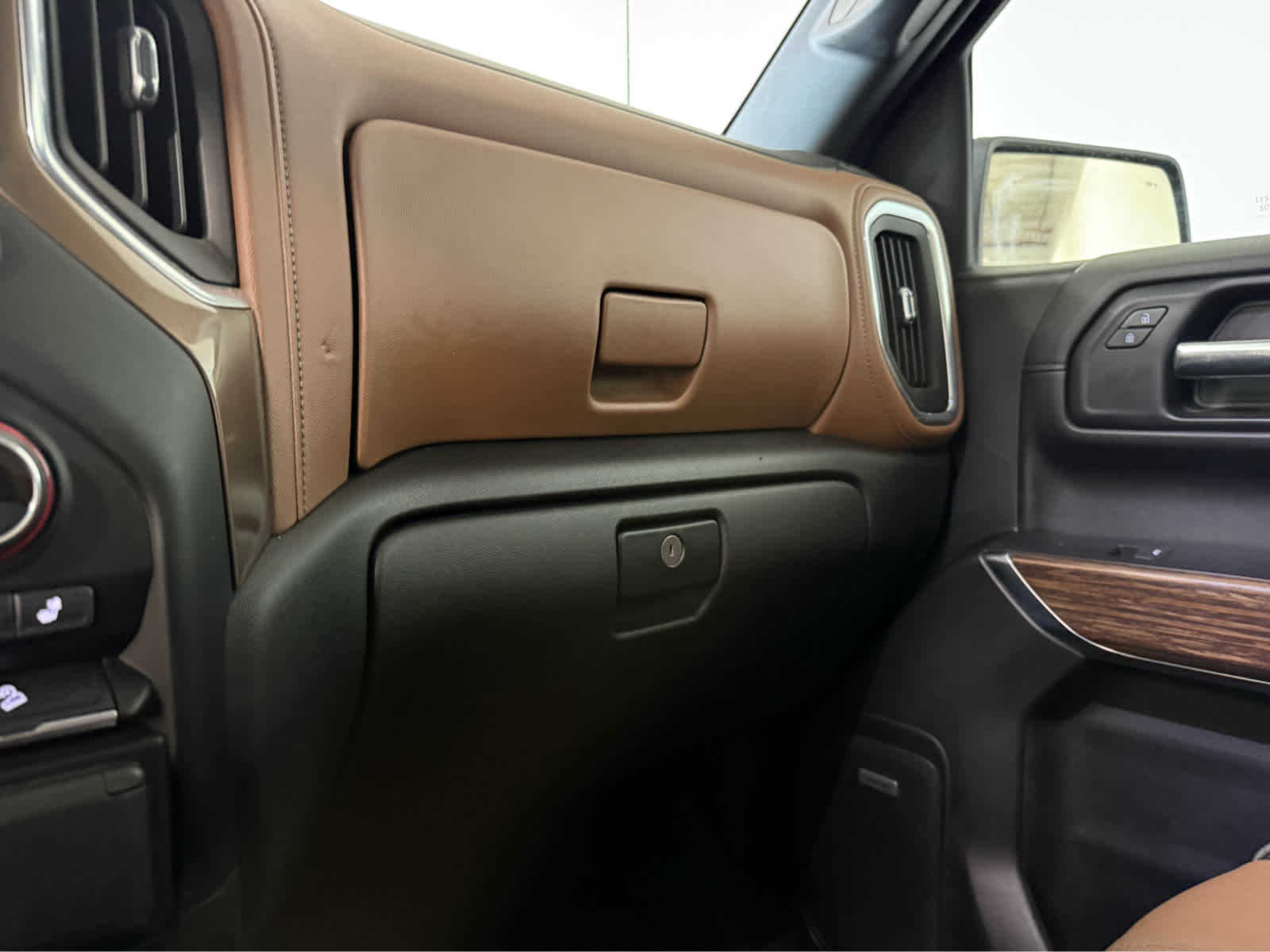Thumbnail: 2021 Chevrolet Silverado 1500 - 21