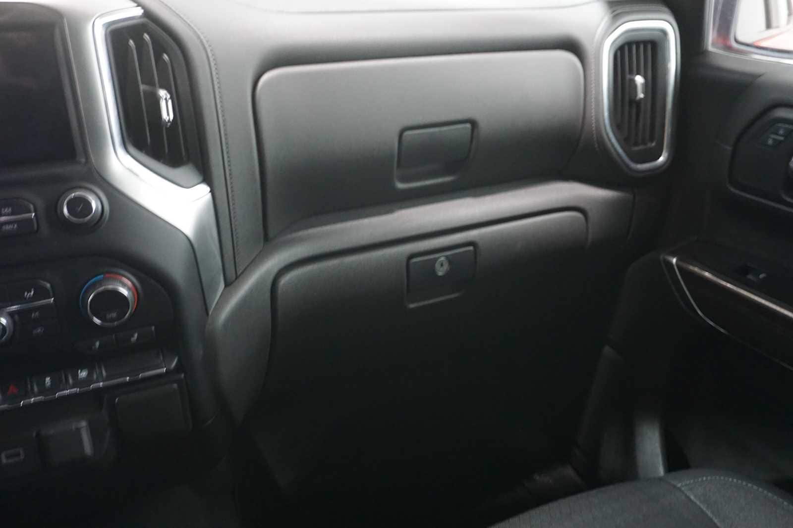 Thumbnail: 2020 Chevrolet Silverado 1500 - 18