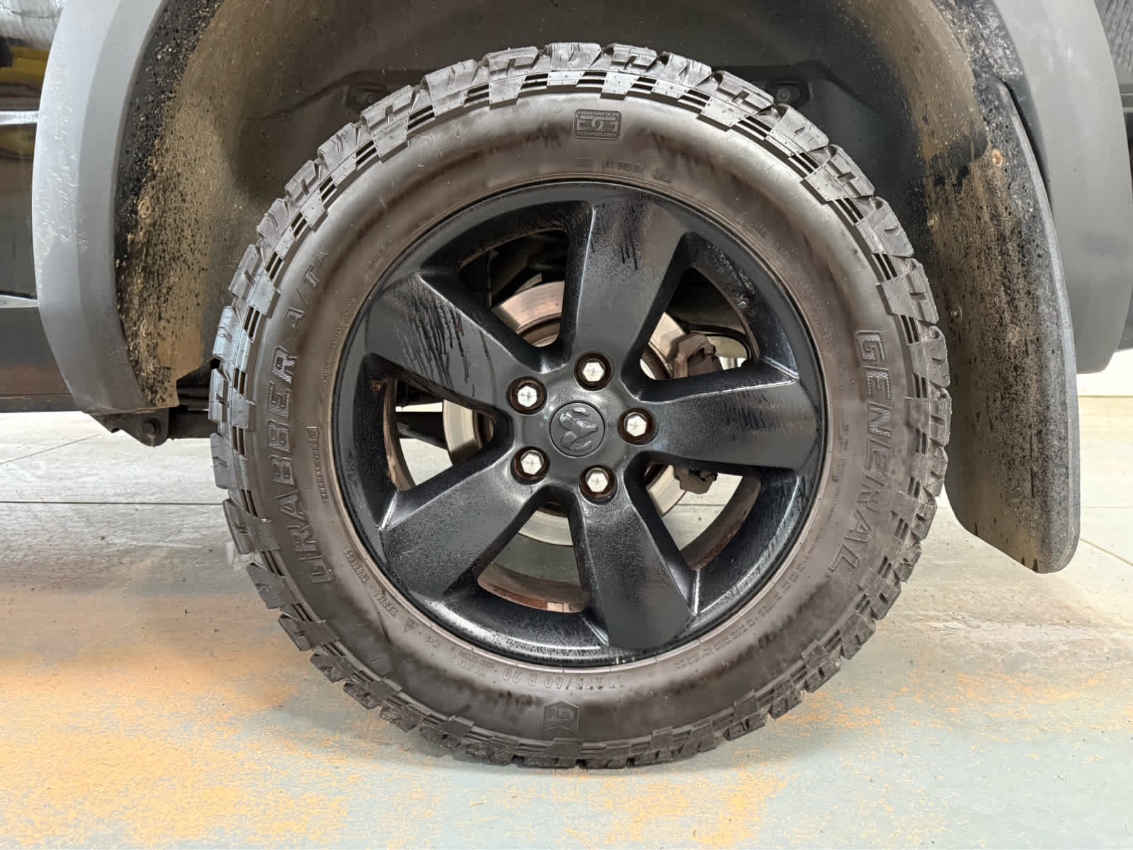 Thumbnail: 2019 RAM 1500 Classic - 9