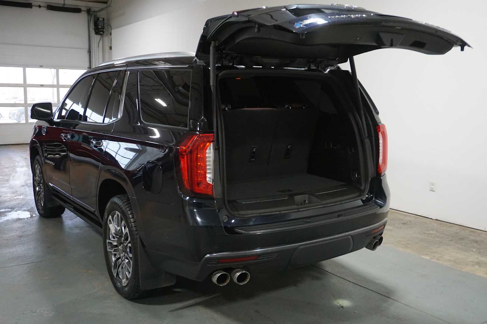 Thumbnail: 2023 GMC Yukon - 4