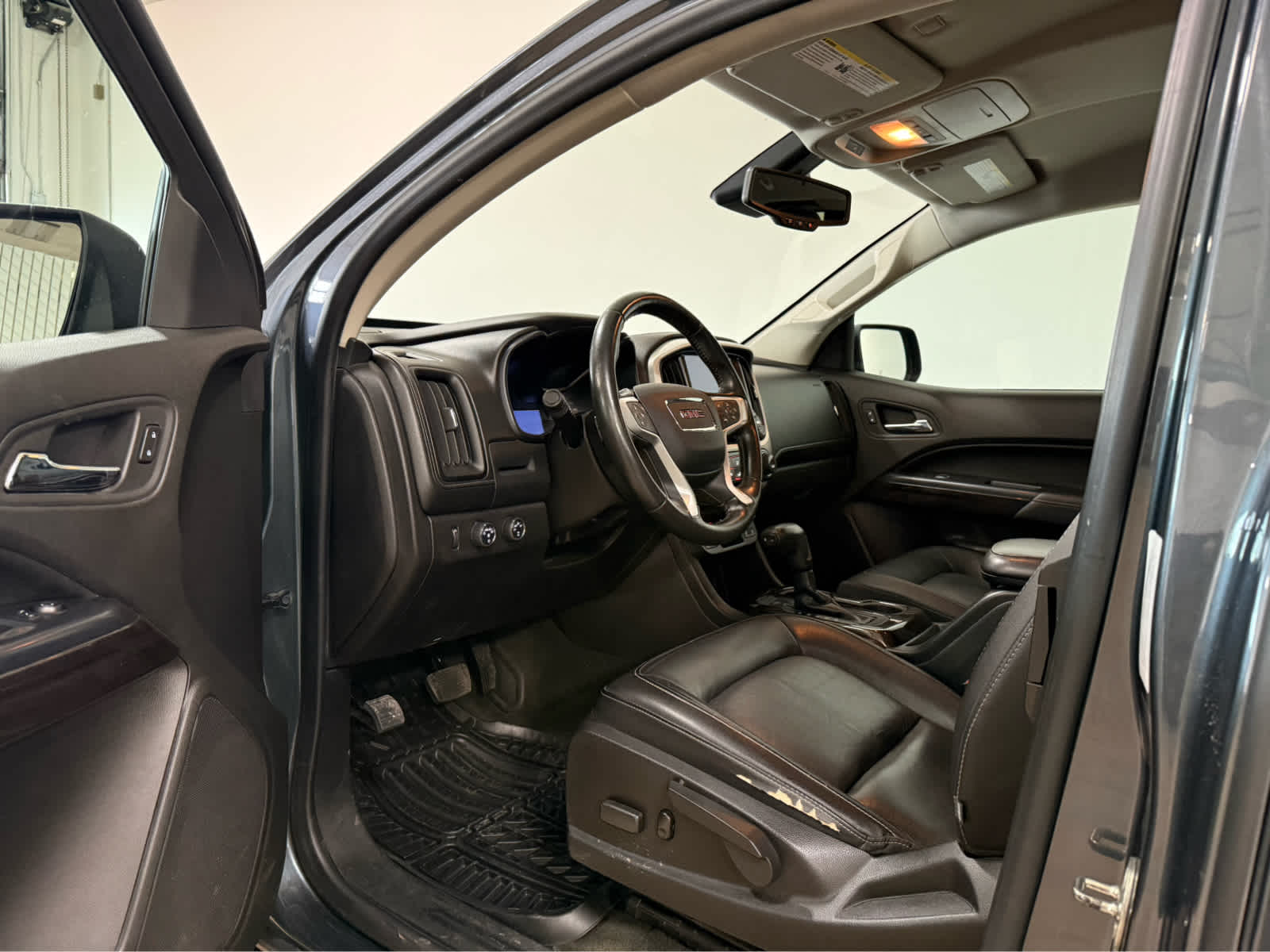 Thumbnail: 2015 GMC Canyon - 13