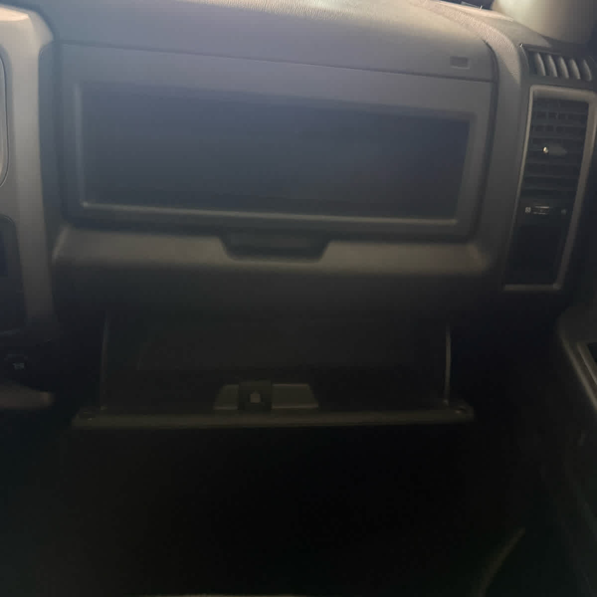 Thumbnail: 2022 RAM 1500 Classic - 18