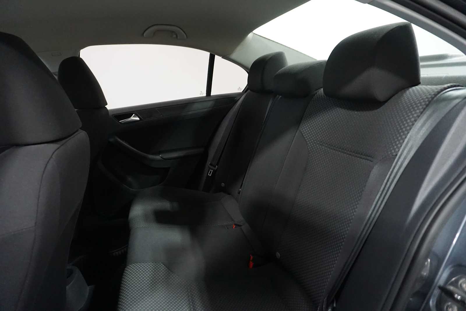 Thumbnail: 2013 Volkswagen Jetta - 15