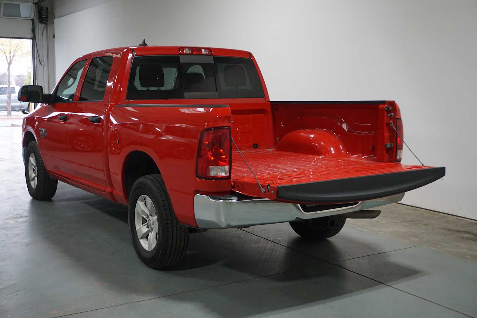 Thumbnail: 2023 RAM 1500 Classic - 4