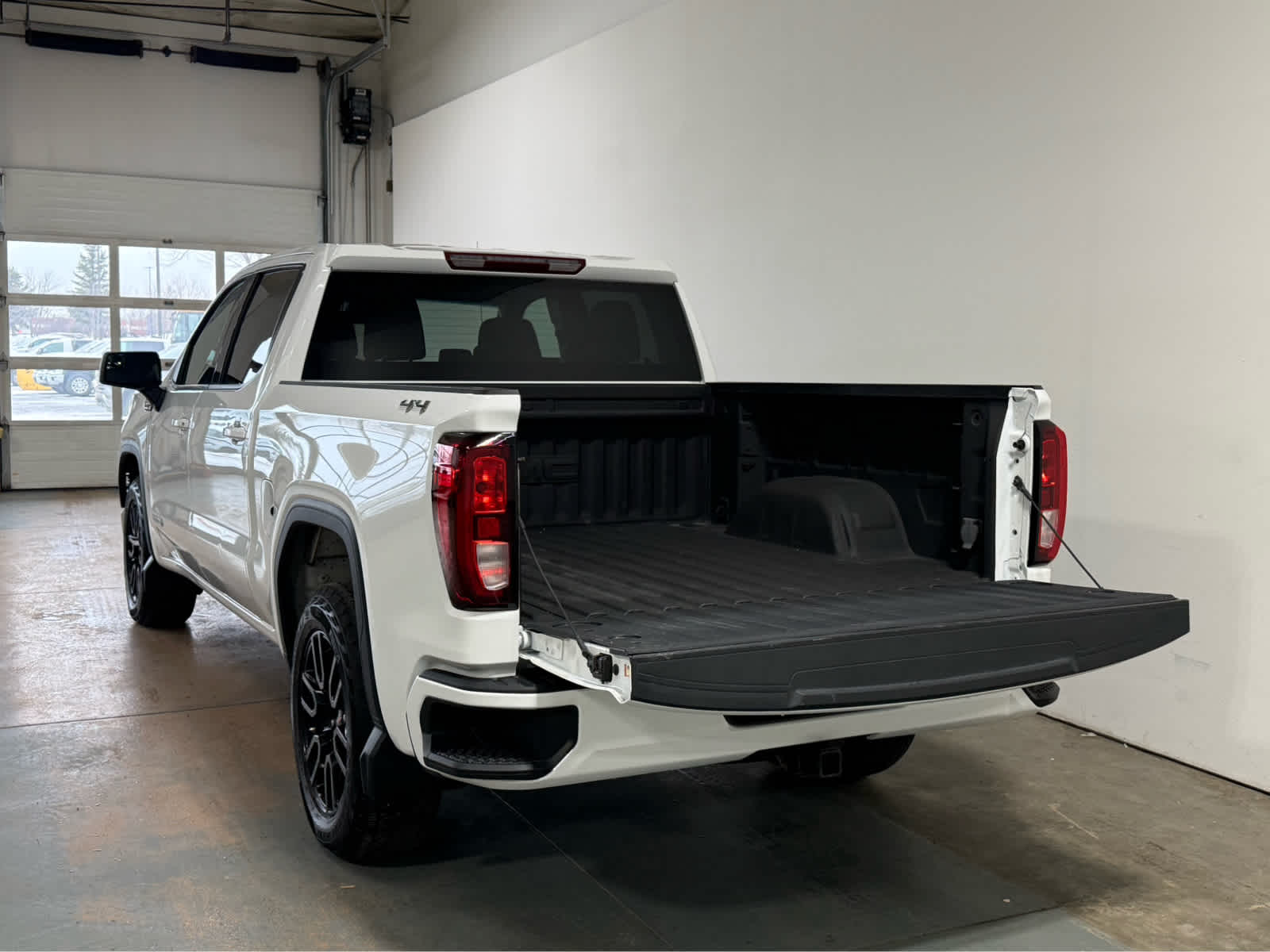 Thumbnail: 2024 GMC Sierra 1500 - 4