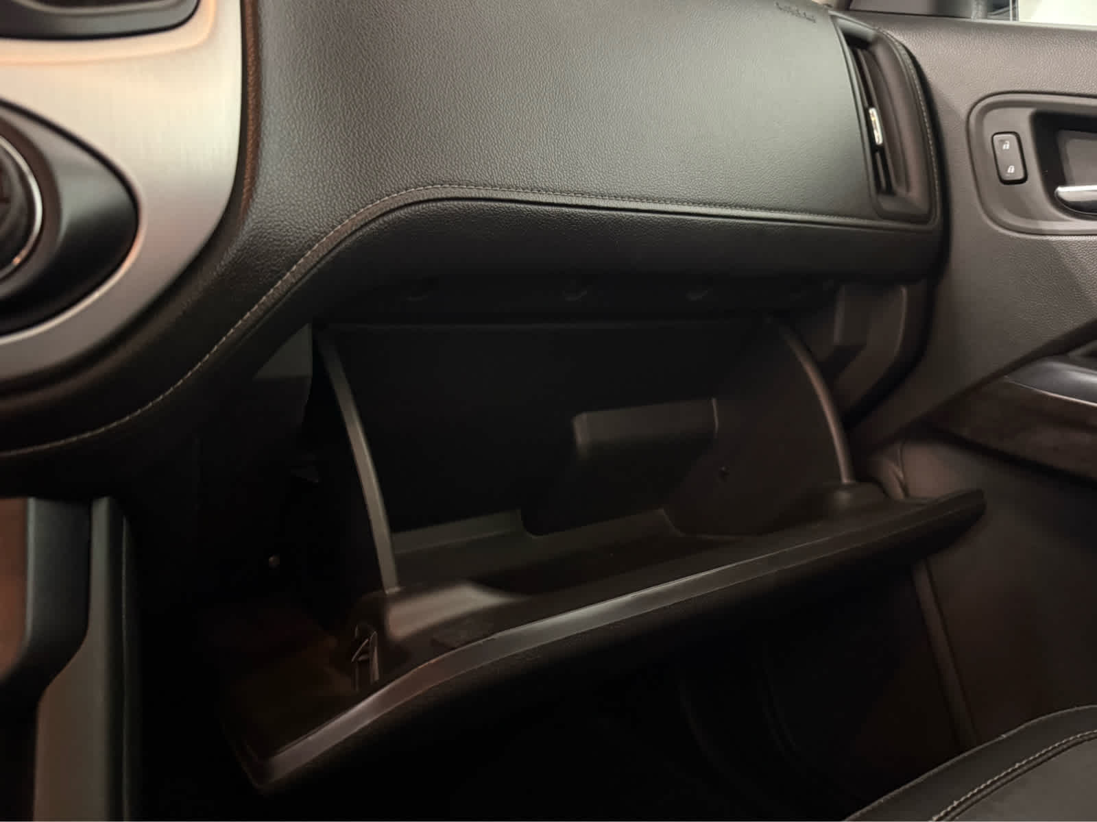 Thumbnail: 2015 GMC Canyon - 21