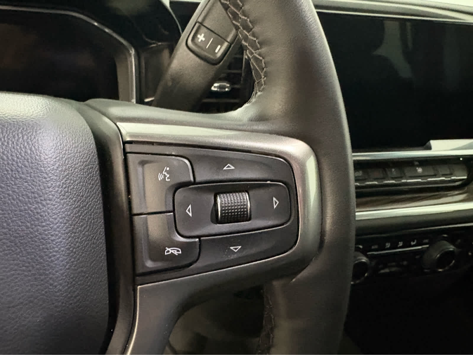 Thumbnail: 2025 Chevrolet Silverado 1500 - 19