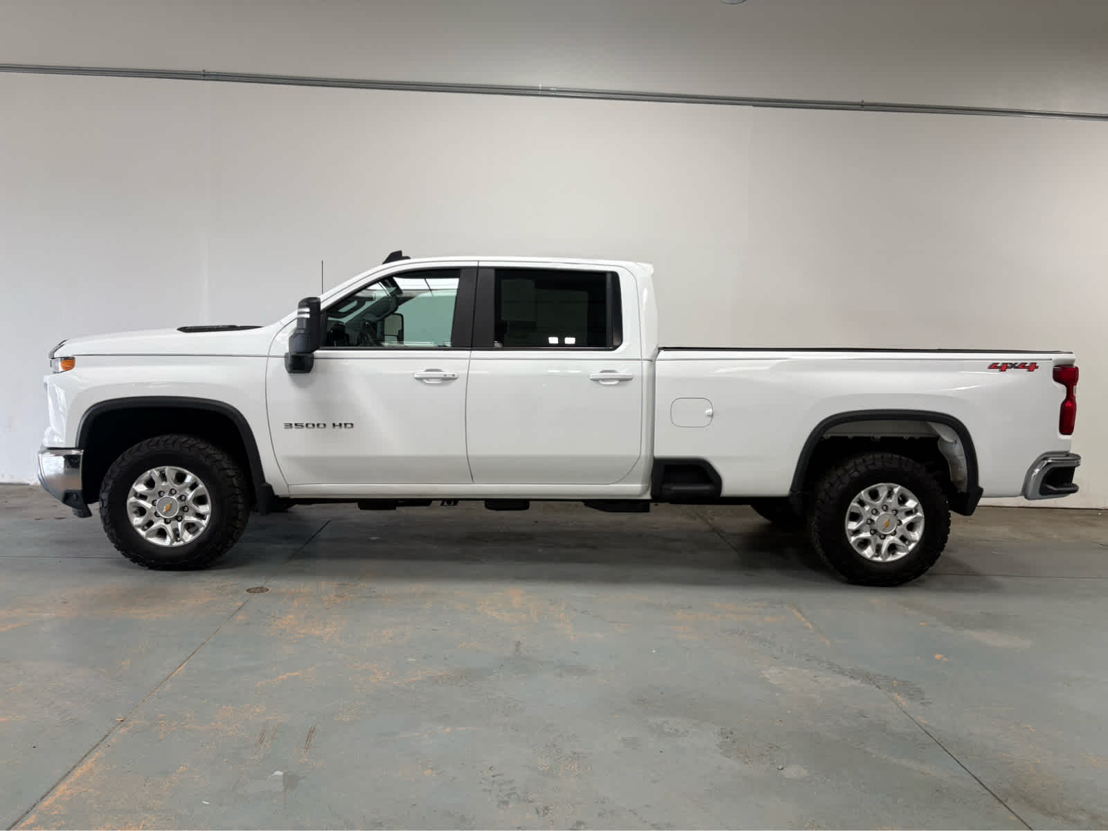 Thumbnail: 2024 Chevrolet Silverado 3500 - 2