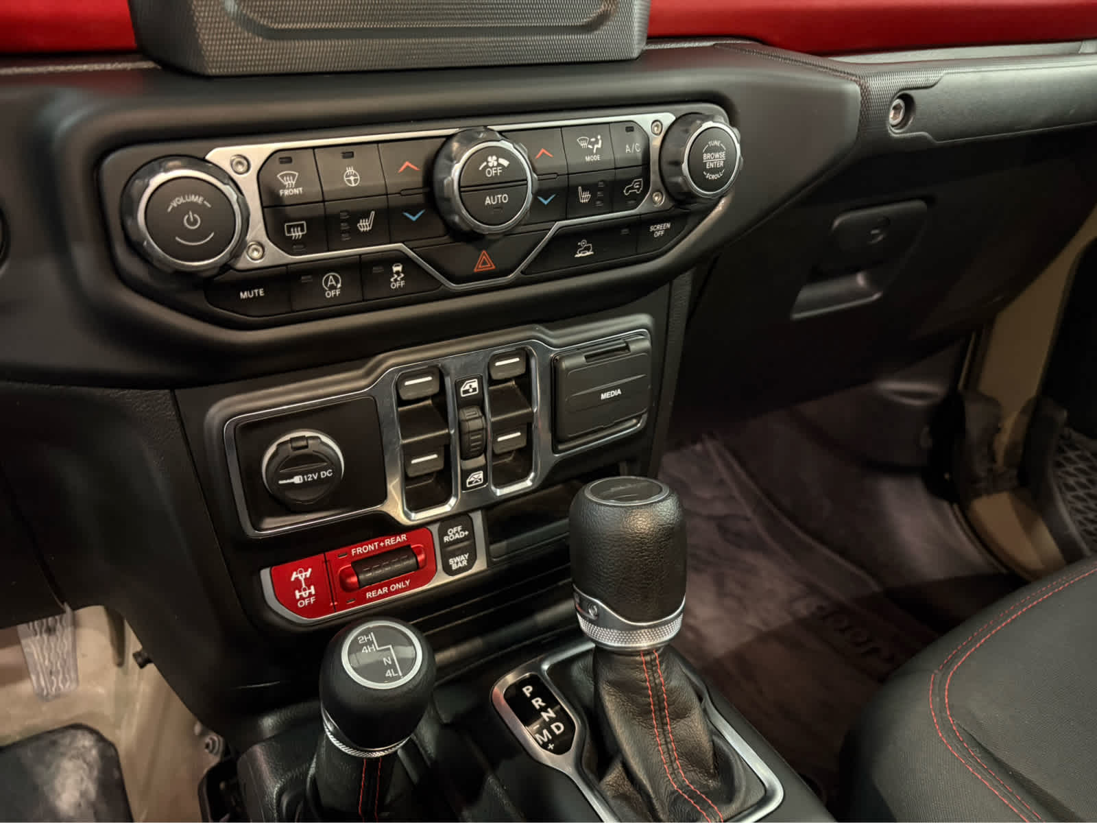 Thumbnail: 2020 Jeep Gladiator - 25