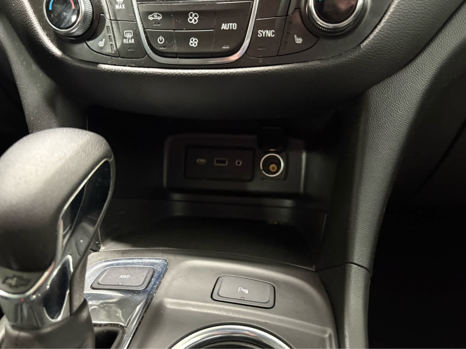 Thumbnail: 2023 Chevrolet Equinox - 21