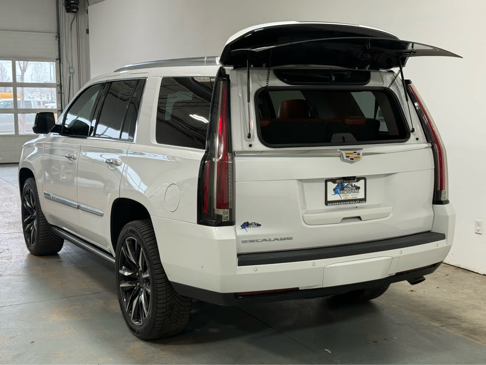 Thumbnail: 2020 Cadillac Escalade - 4