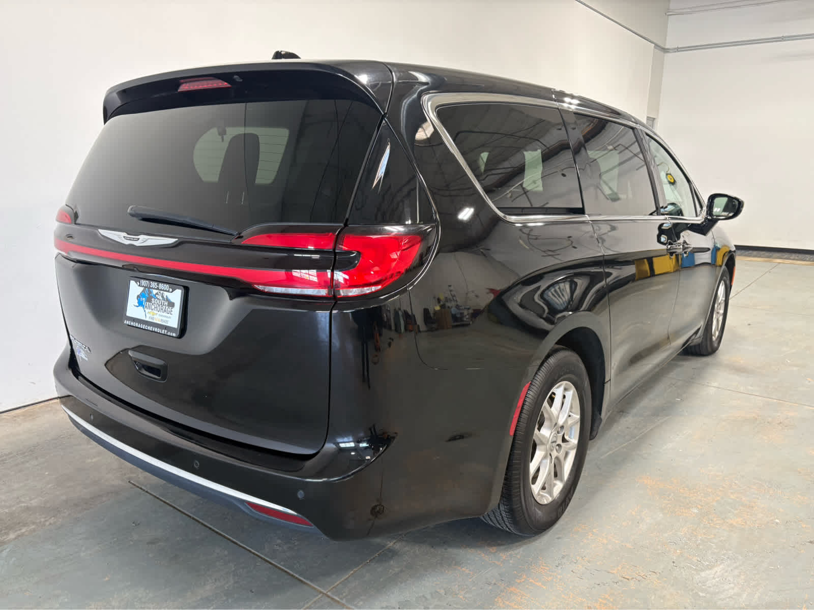 Thumbnail: 2024 Chrysler Pacifica - 5