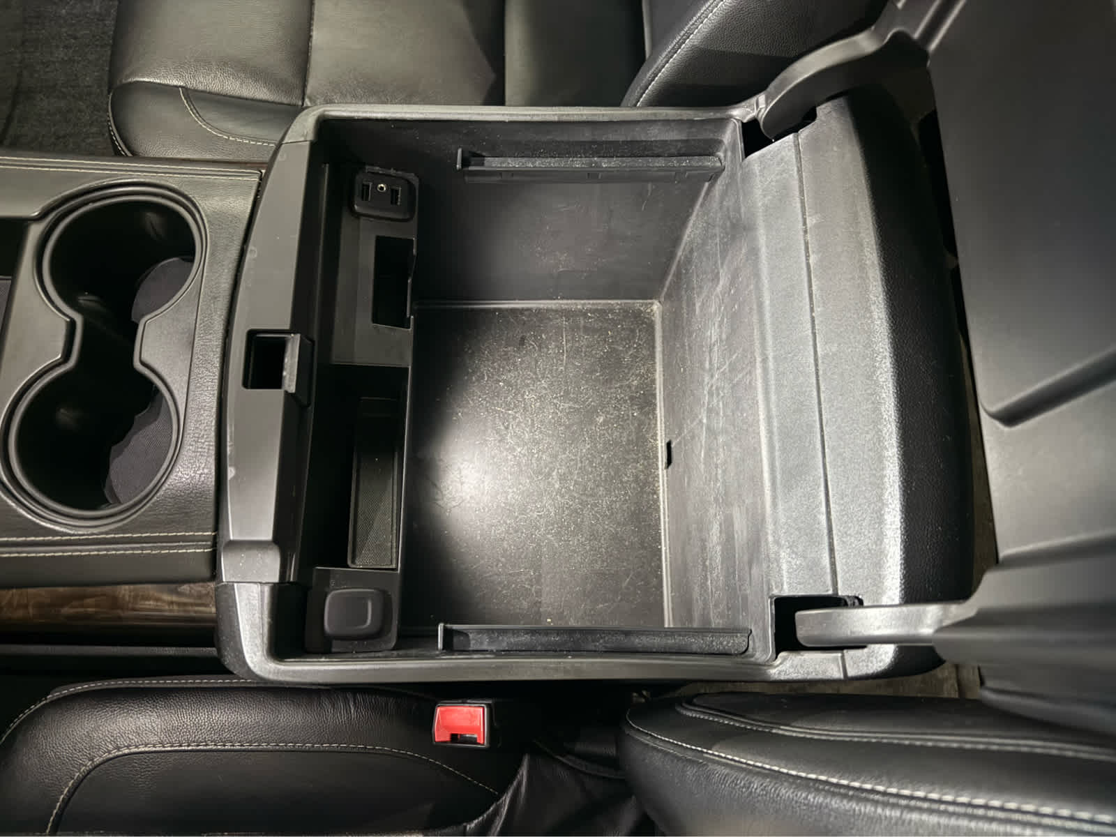 Thumbnail: 2016 Chevrolet Tahoe - 25