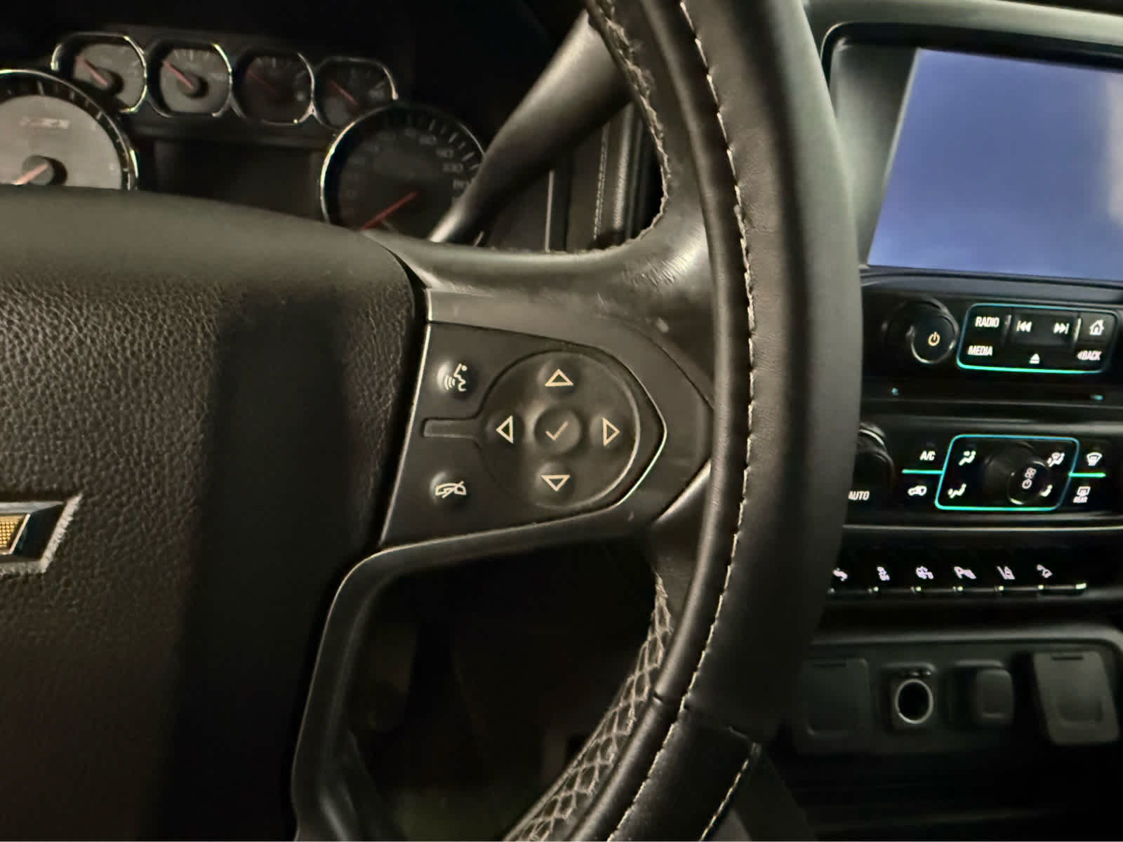 Thumbnail: 2014 Chevrolet Silverado 1500 - 20