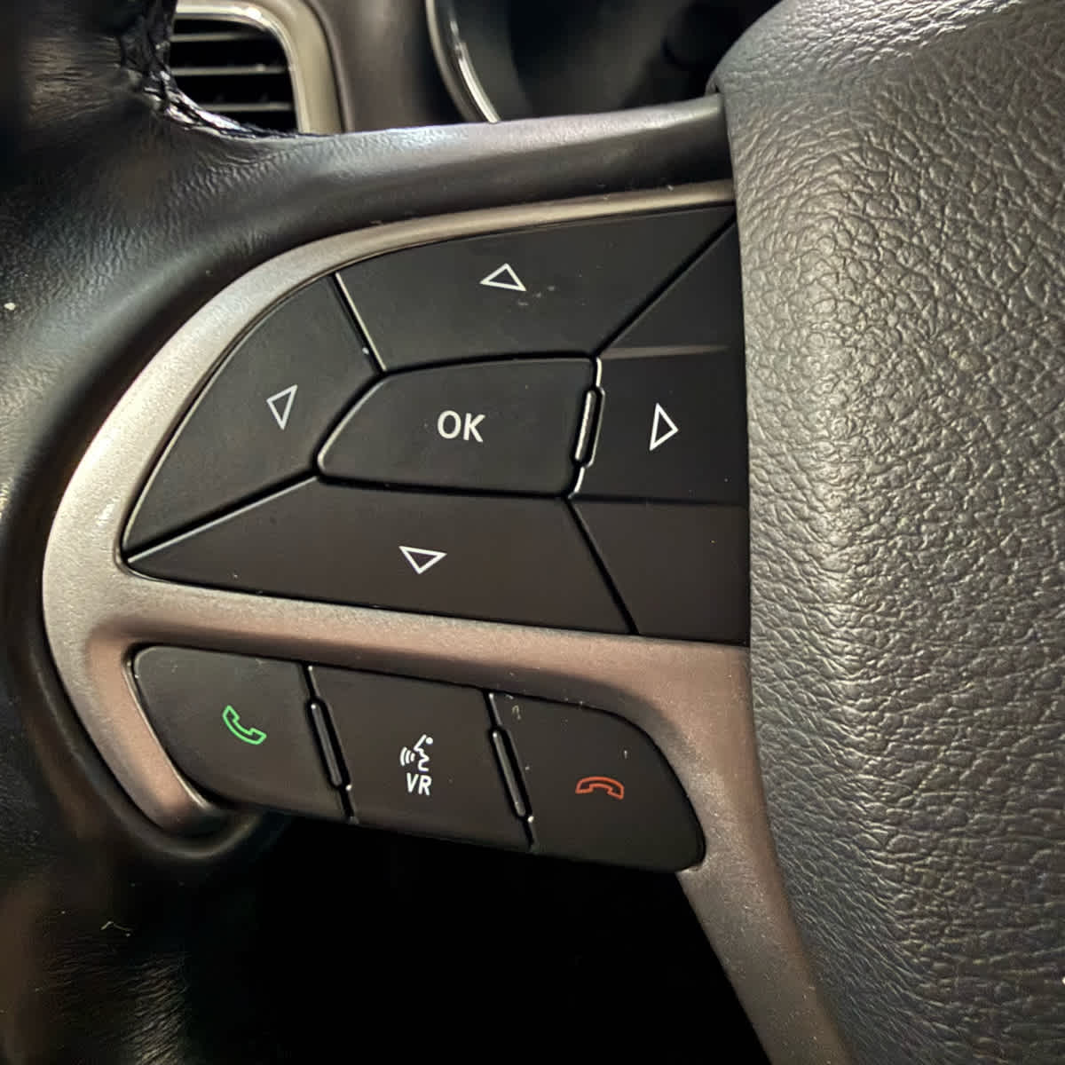 Thumbnail: 2020 Jeep Grand Cherokee - 23