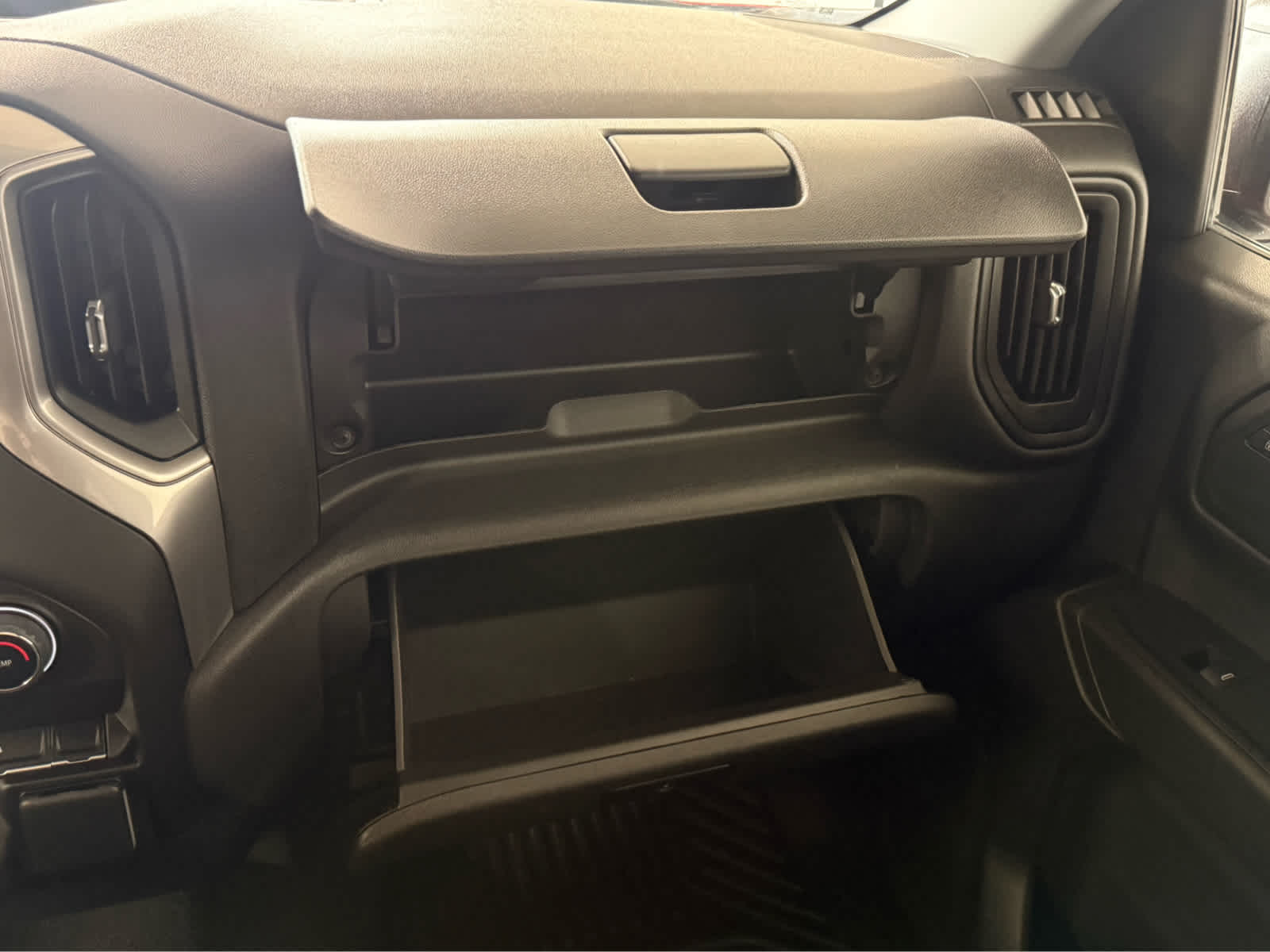 Thumbnail: 2024 Chevrolet Silverado 1500 - 19