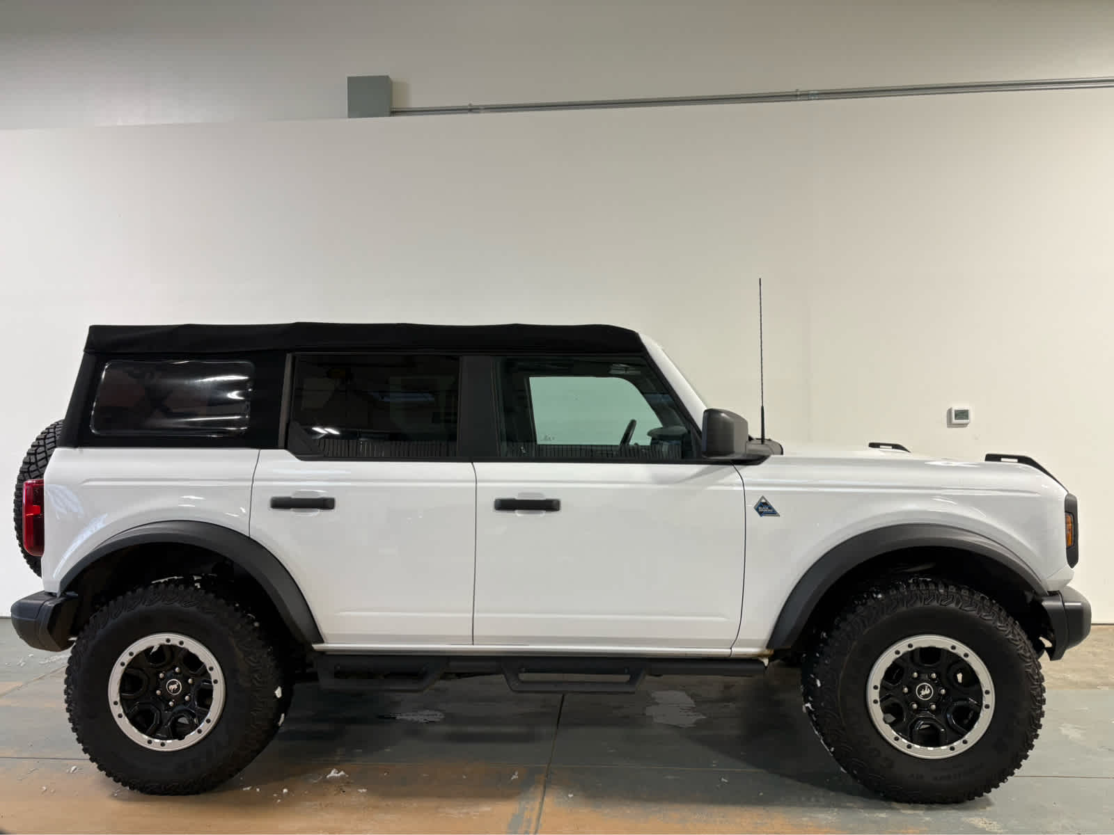 Thumbnail: 2023 Ford Bronco - 6