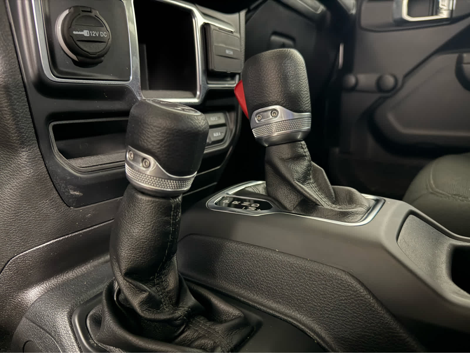 Thumbnail: 2022 Jeep Gladiator - 21