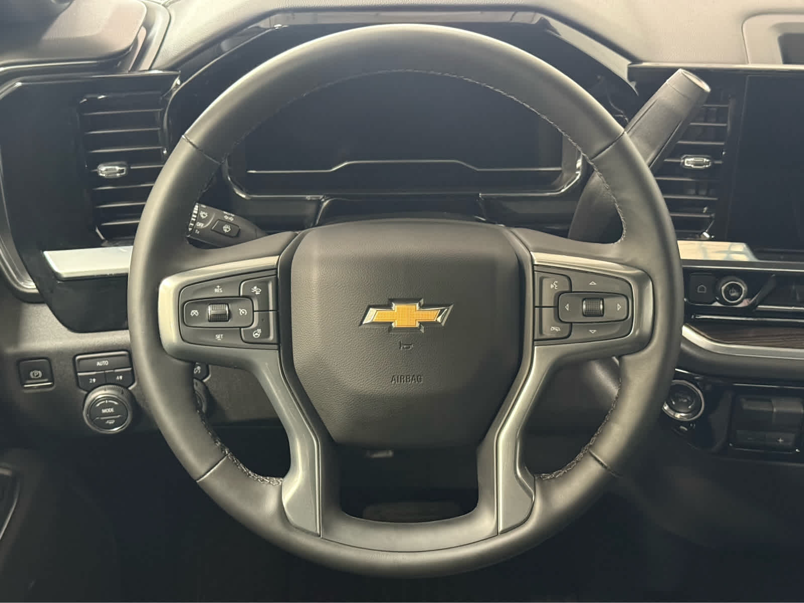 Thumbnail: 2025 Chevrolet Silverado 1500 - 18