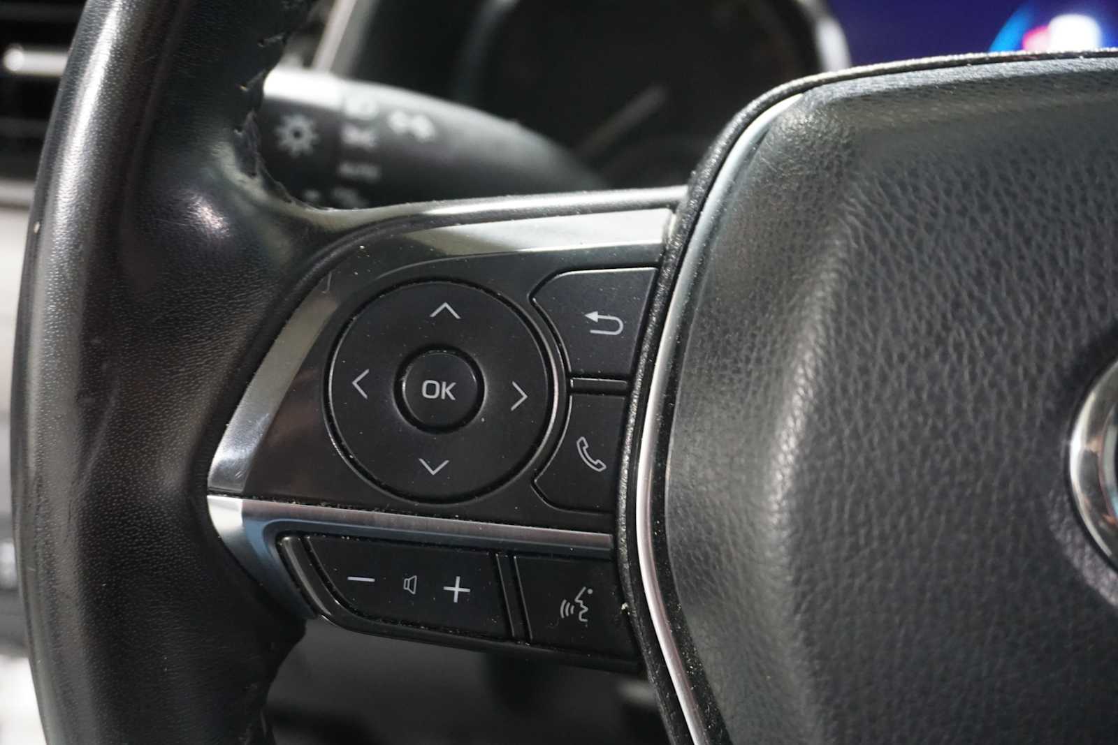 Thumbnail: 2019 Toyota Camry - 22