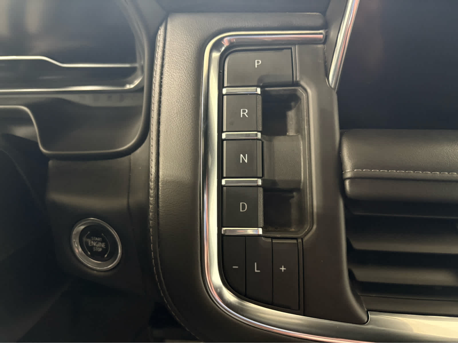 Thumbnail: 2023 Chevrolet Suburban - 27