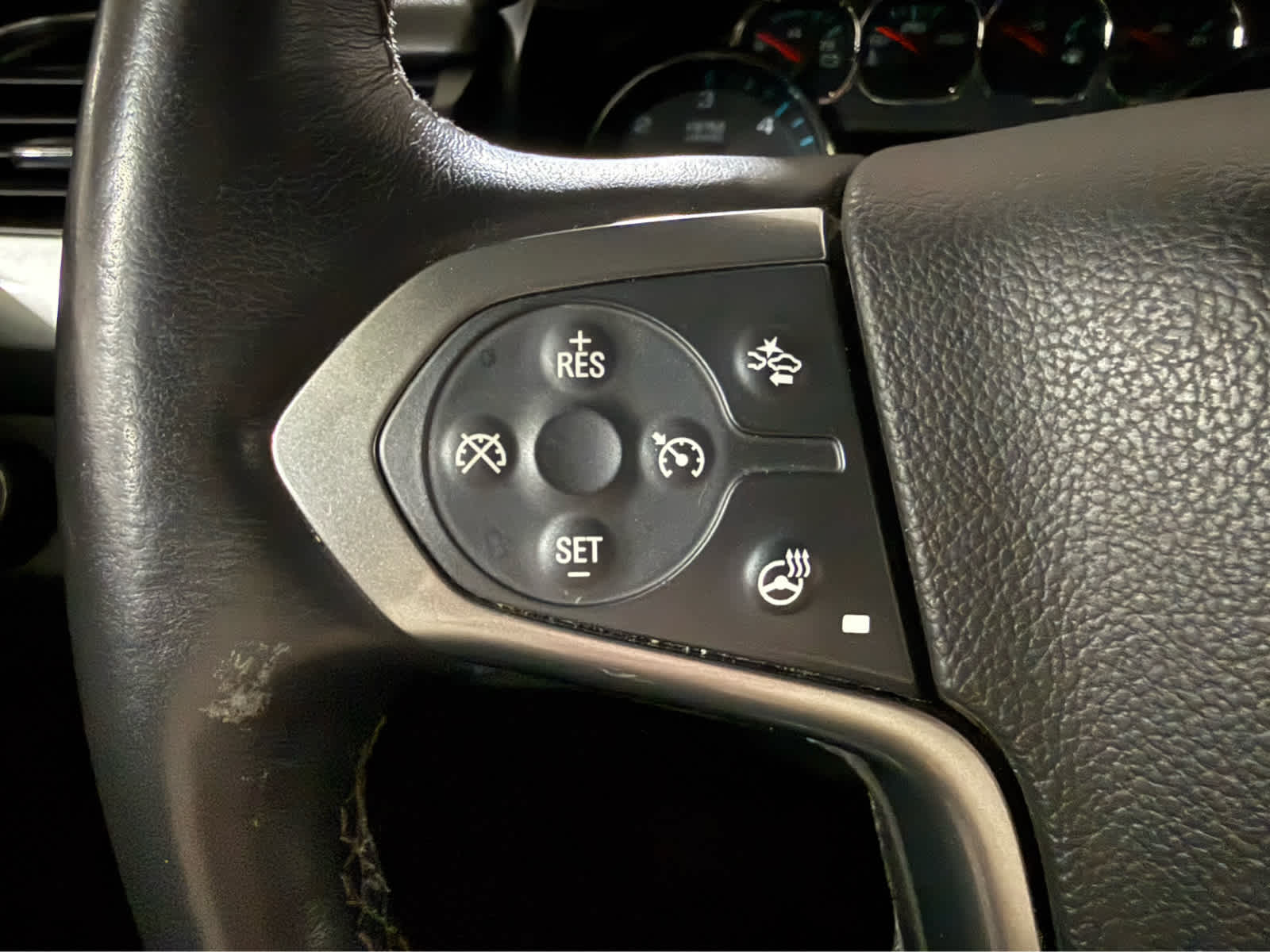 Thumbnail: 2016 Chevrolet Tahoe - 20